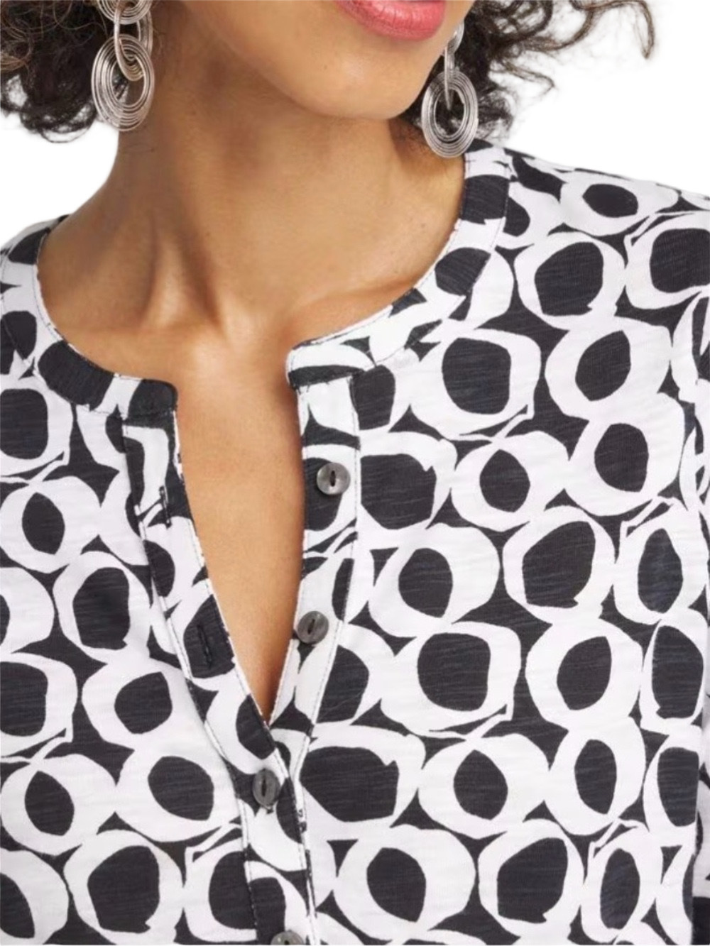 55. WOMENS CHICO’S 1/M DETAIL TOP - Picture 3 of 7